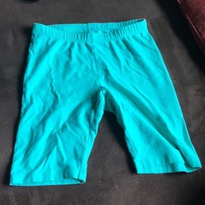 These are 10/12 bikers shorts color teal